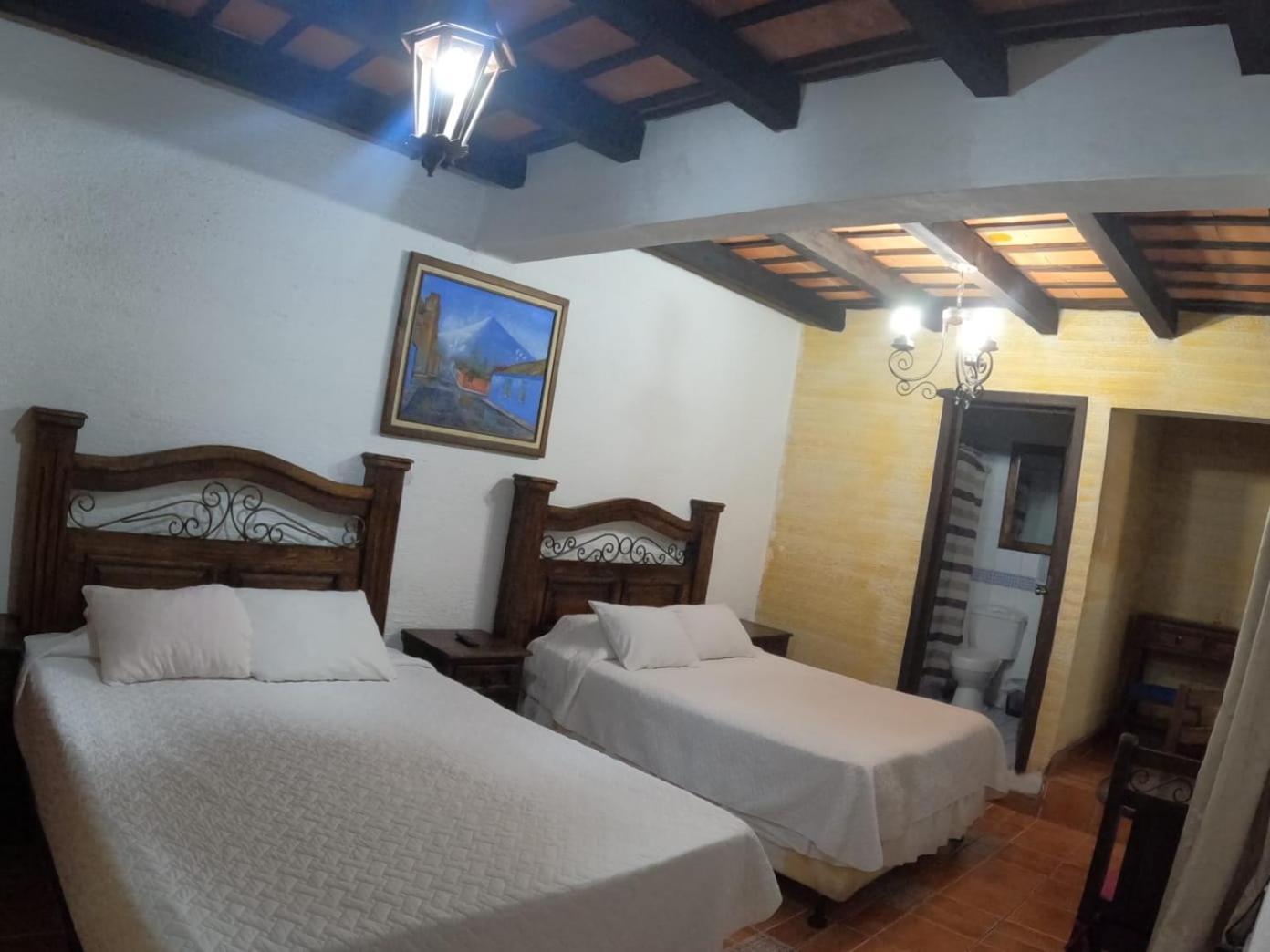 Hotel El Mirador Anexo 1 Santa Lucía Milpas Altas Quarto foto